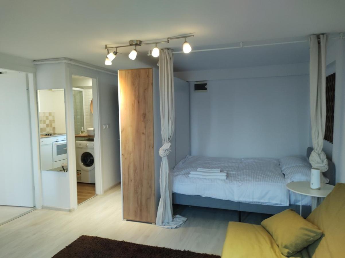 Comfy Condo Otopeni Bagian luar foto